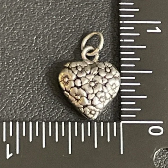 Vintage Heart Charm Pendant Floral Silver Tone Dimensional  Valentine Jewelry - Picture 5 of 6